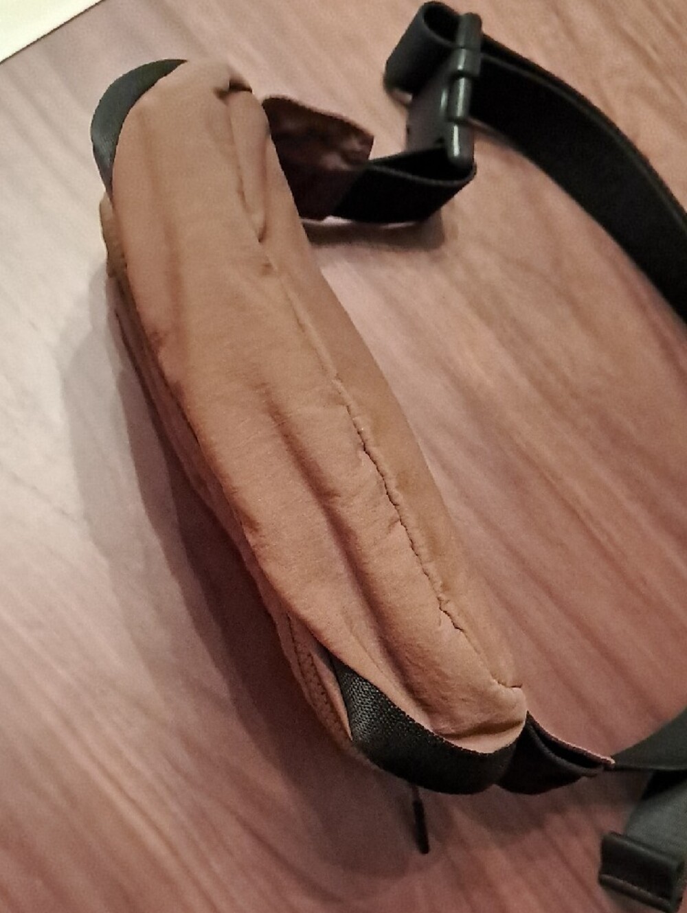 lululemon athletica Brown Belt Bag with Black Strap - Picture 4 of 8